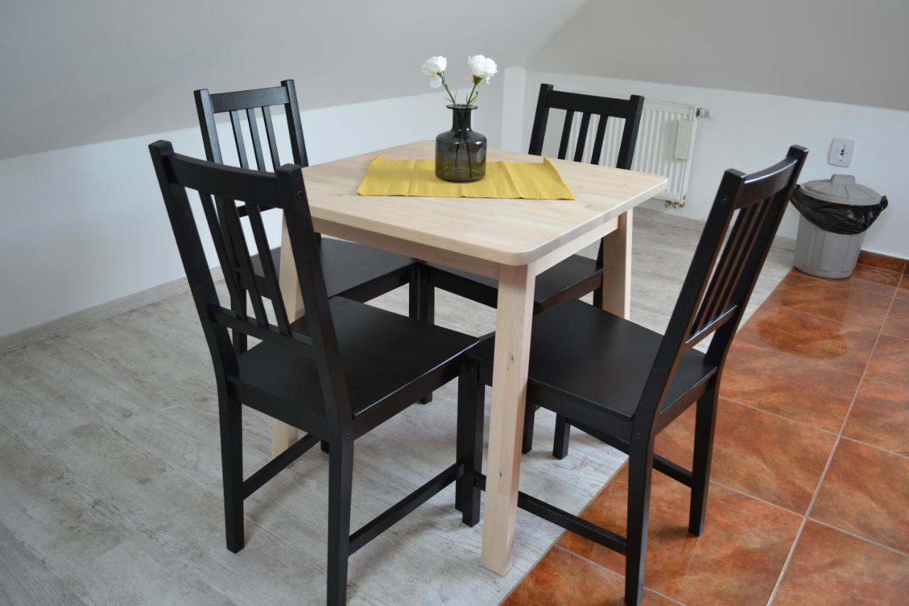 Apartment Roci Slapanice Экстерьер фото